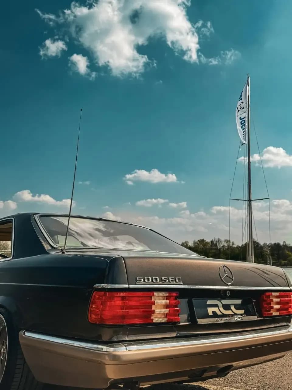 Mercedes-Benz 500 SEC — Detale anteny automatycznej i linia dachu
