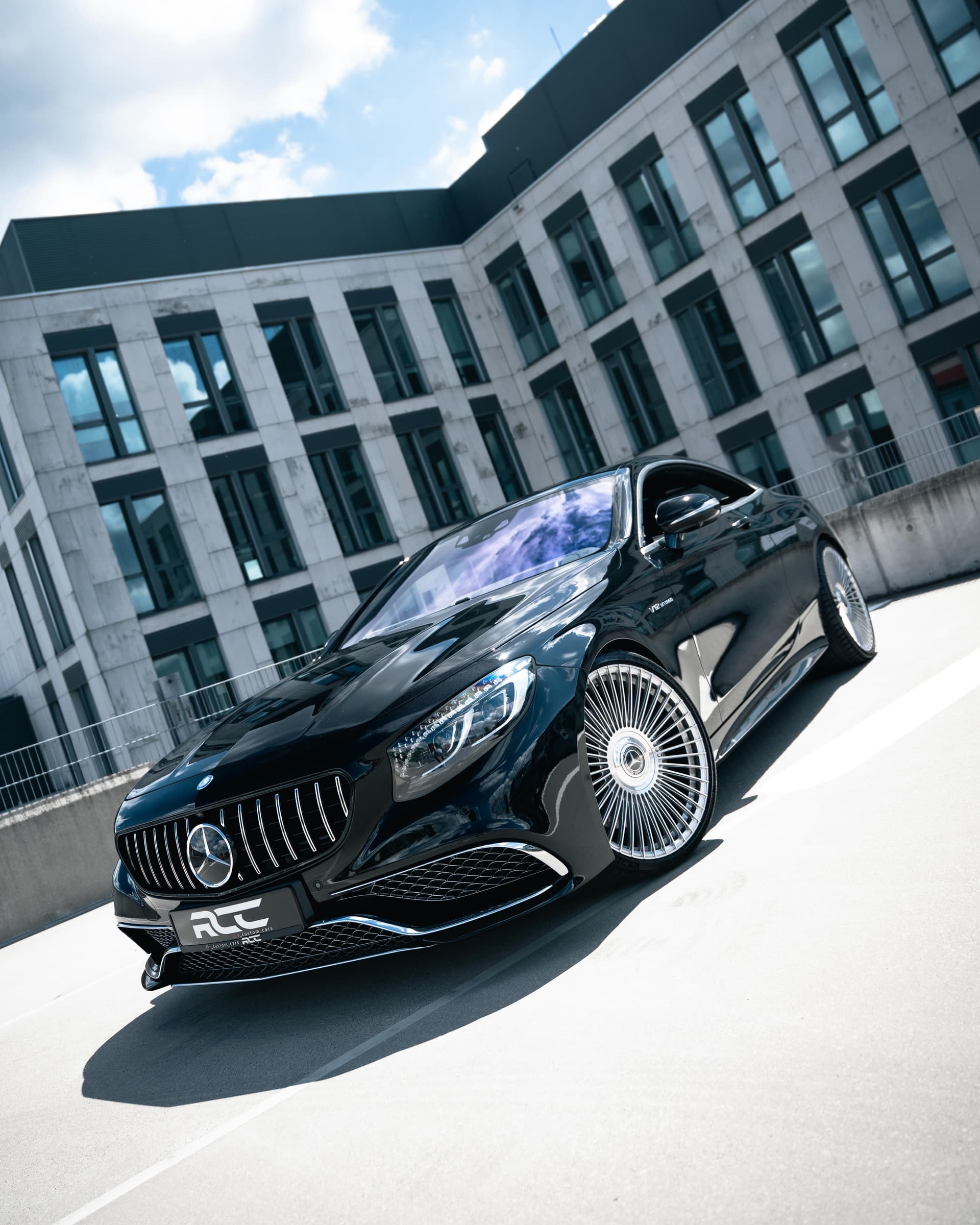 Mercedes-AMG S63 Coupé C217 — Custom Stance i sportowy wydech